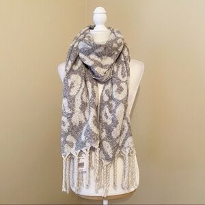 New Directions NWT Fringe Leopard Gray Scarf Wrap